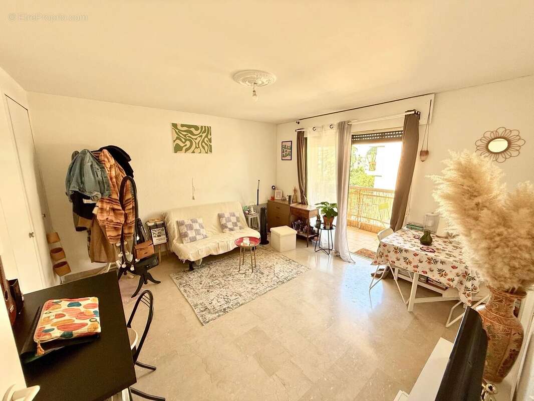 Appartement à LE CANNET