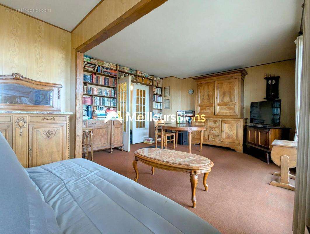 Appartement à LES MUREAUX