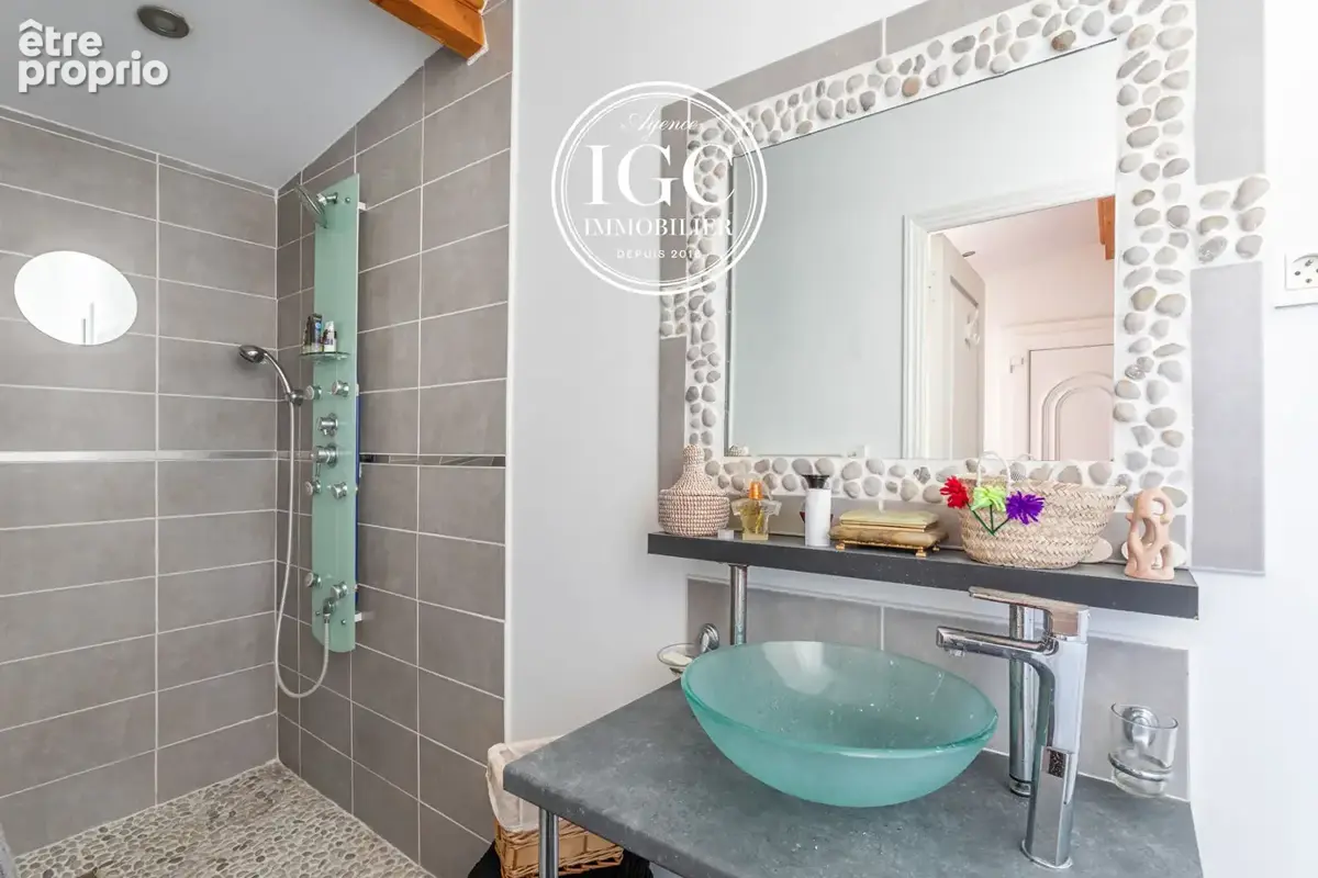 MAISON T5 + DEPENDANCE T1 - 126 m² sur parcelle de 311m² -- MARIGNANE - photo 12