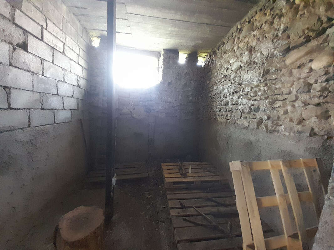 Maison à POUEYFERRE