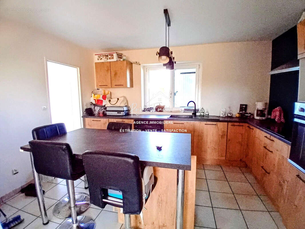 Cuisine A et E - Maison à NAINTRE