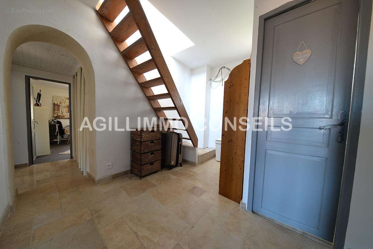 Maison 8 pièces avec 2 garages, cave, ext. terrasse tropézienne - photo 15