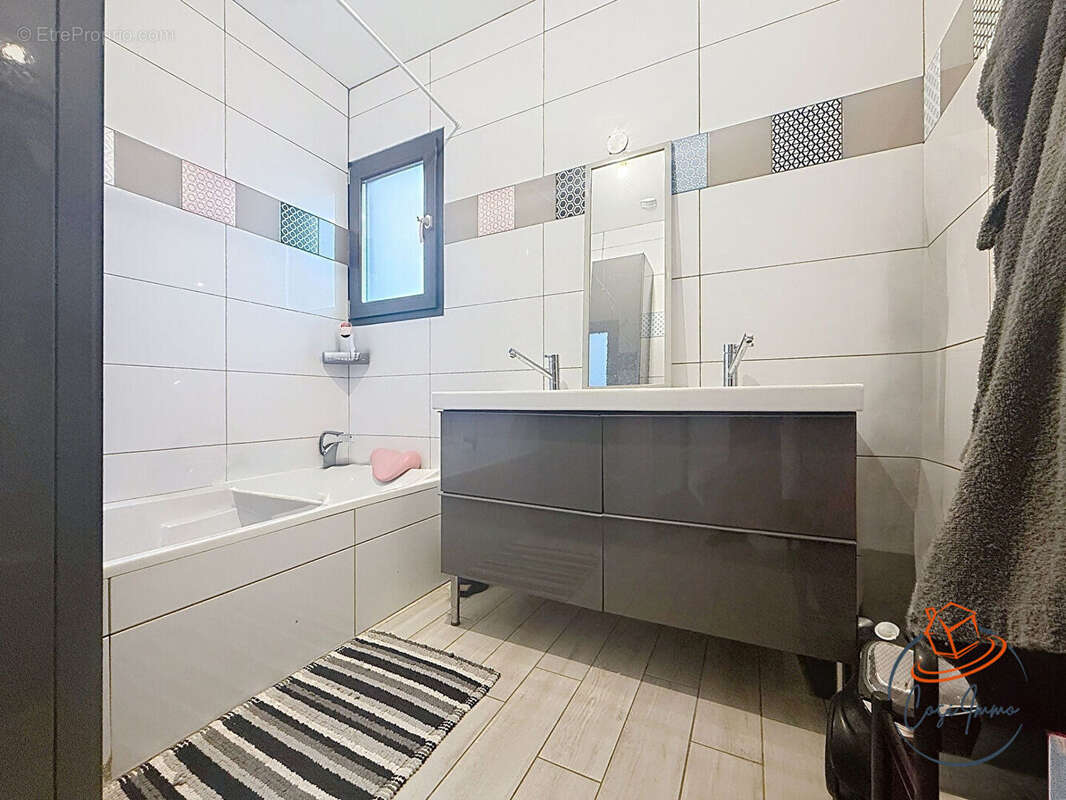 Maison à BELLEGARDE-SUR-VALSERINE