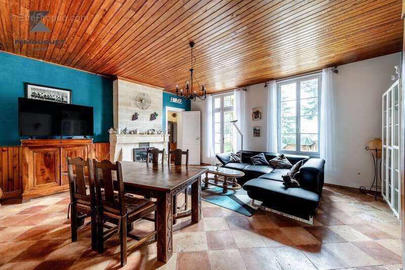 Maison à SAINT-EMILION