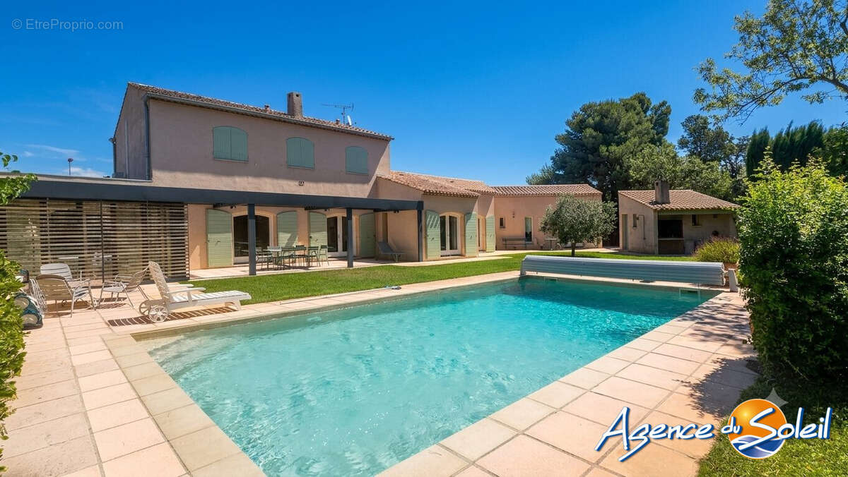 Maison 258 m² à Narbonne  - photo 2