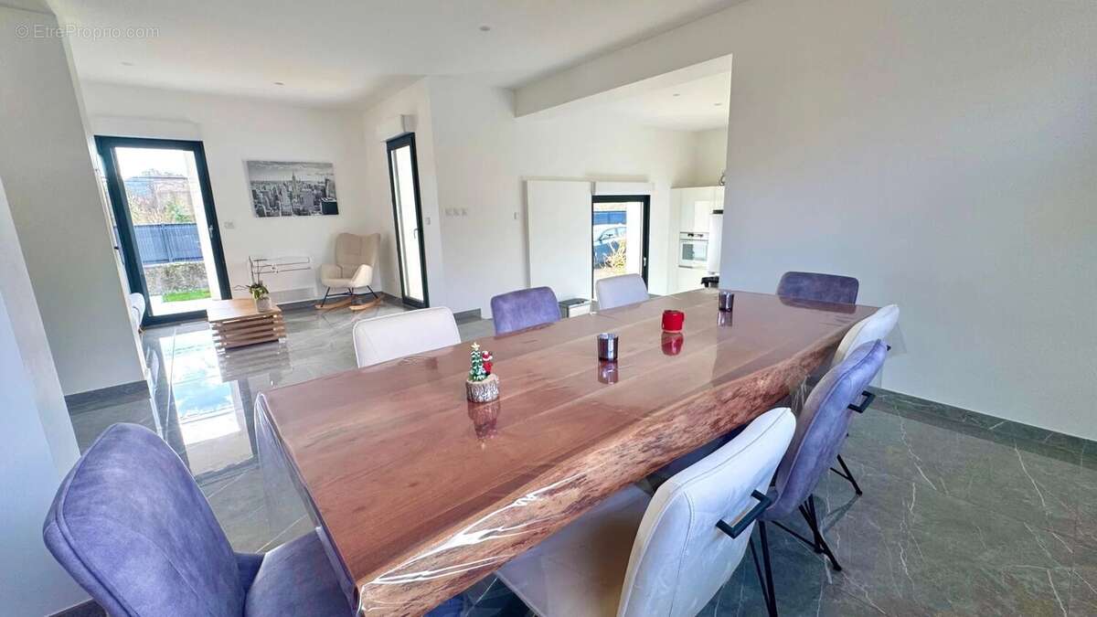 Maison à FORCALQUEIRET