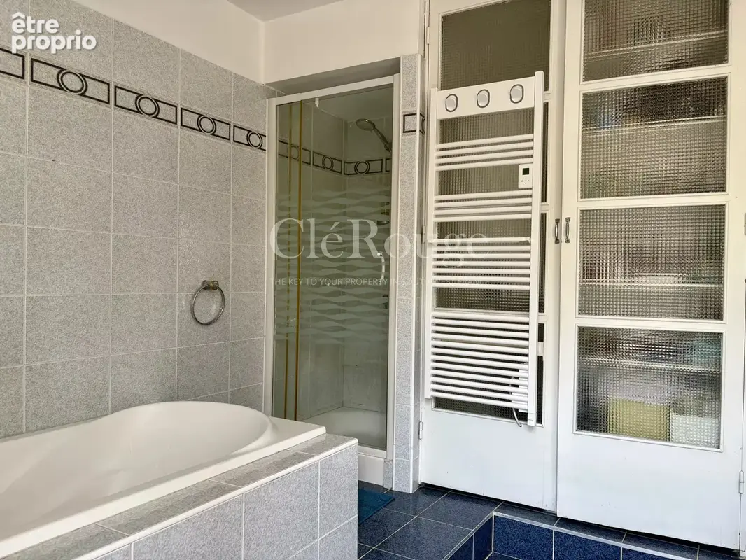 Élégante propriété de caractère avec appartement indépendant, piscine et vues dégagées - photo 25