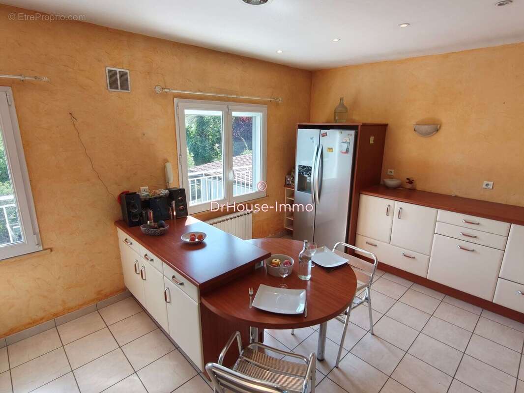 Maison 175 m² à Les Martres-De-Veyre  - photo 12