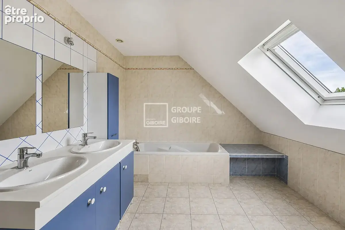 A VENDRE - GIBOIRE *EXCLUSIVITE* Maison d'env. 150m 4 chambres, Double garage atelier - SAINT ERBLON - photo 6