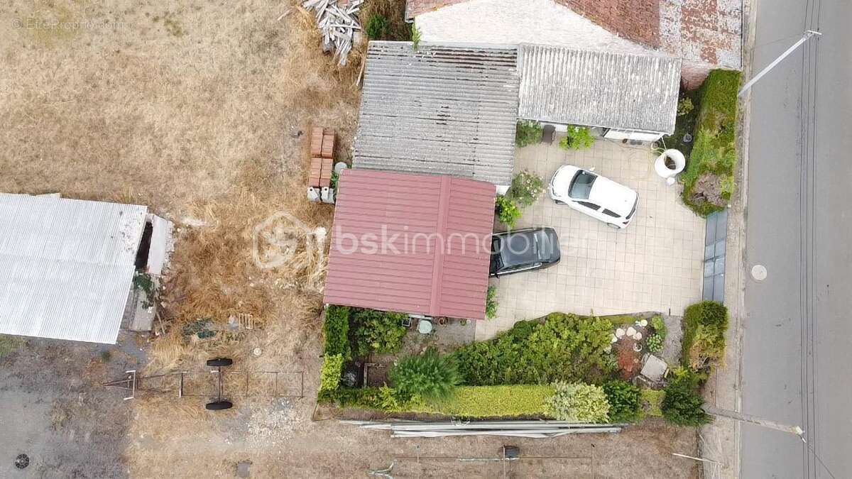 Maison rénovée + parcelle avec double garage - photo 13
