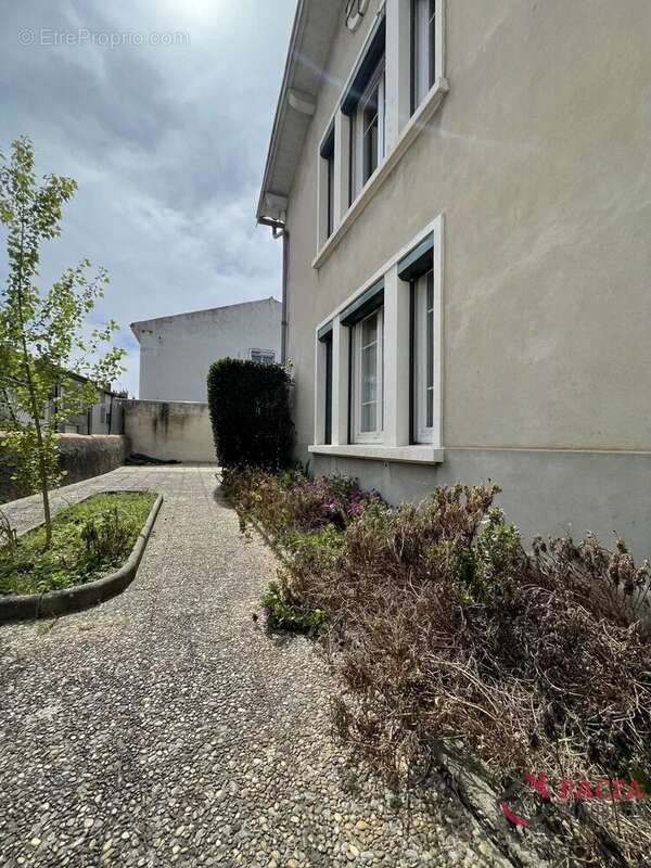 ALBINQUE -Maison indépendante avec jardin, garage et place de parking - photo 18