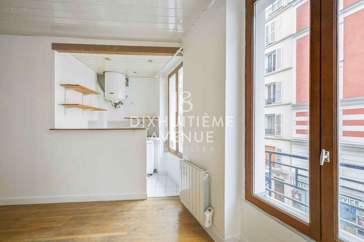 Appartement à PARIS-18E