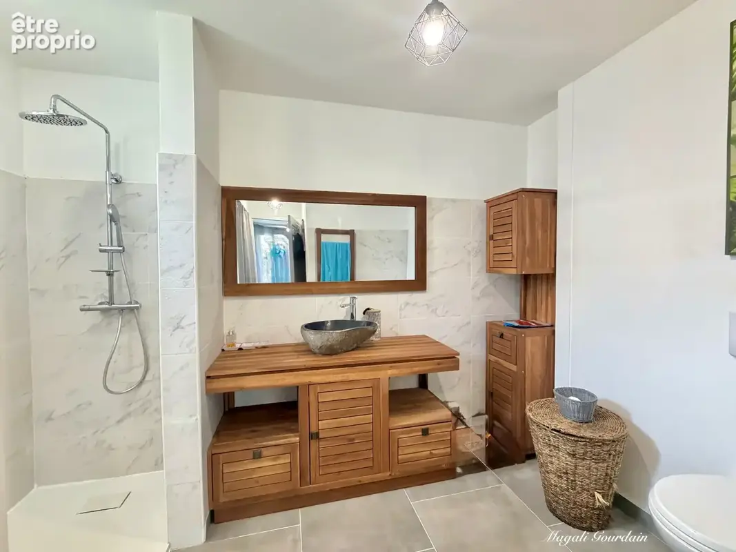 A vendre – saint-françois – villa contemporaine 2024 avec piscine & t2 indépendant - photo 8