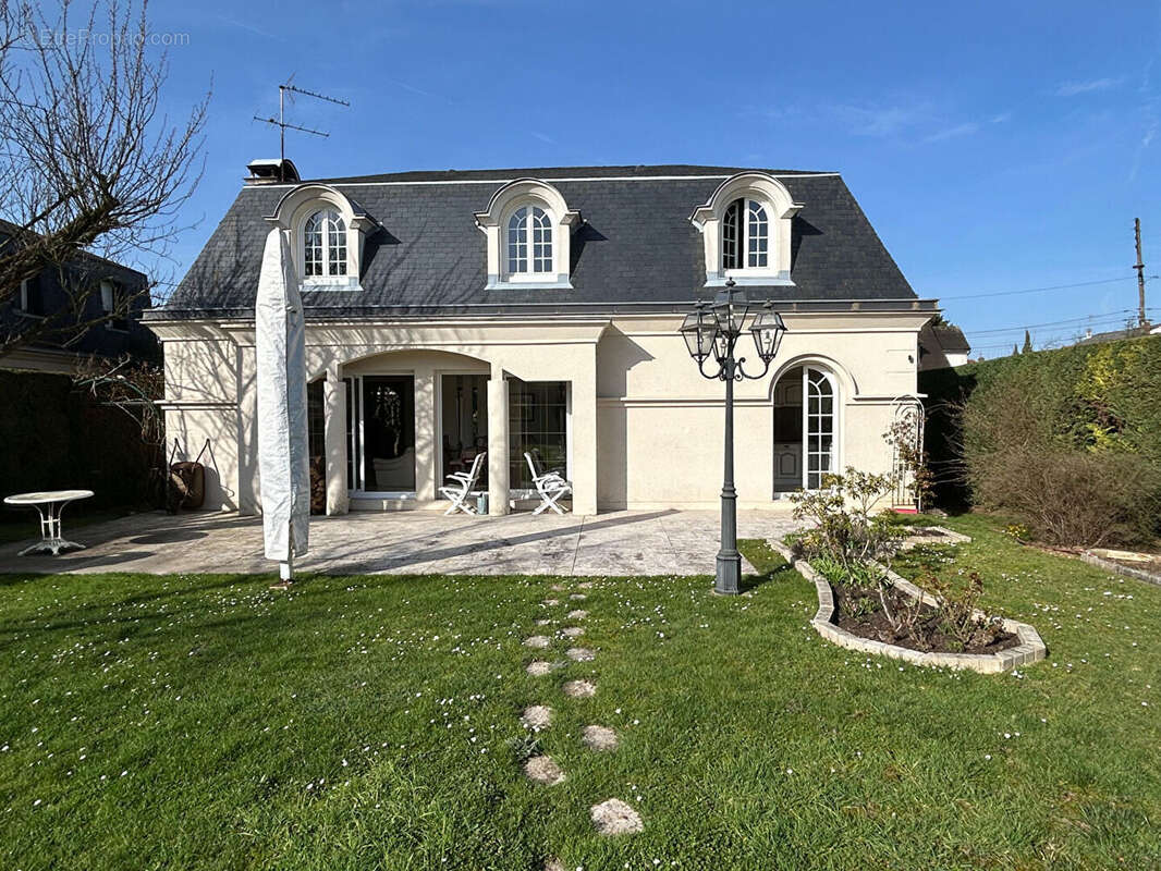 Maison à L'HAY-LES-ROSES
