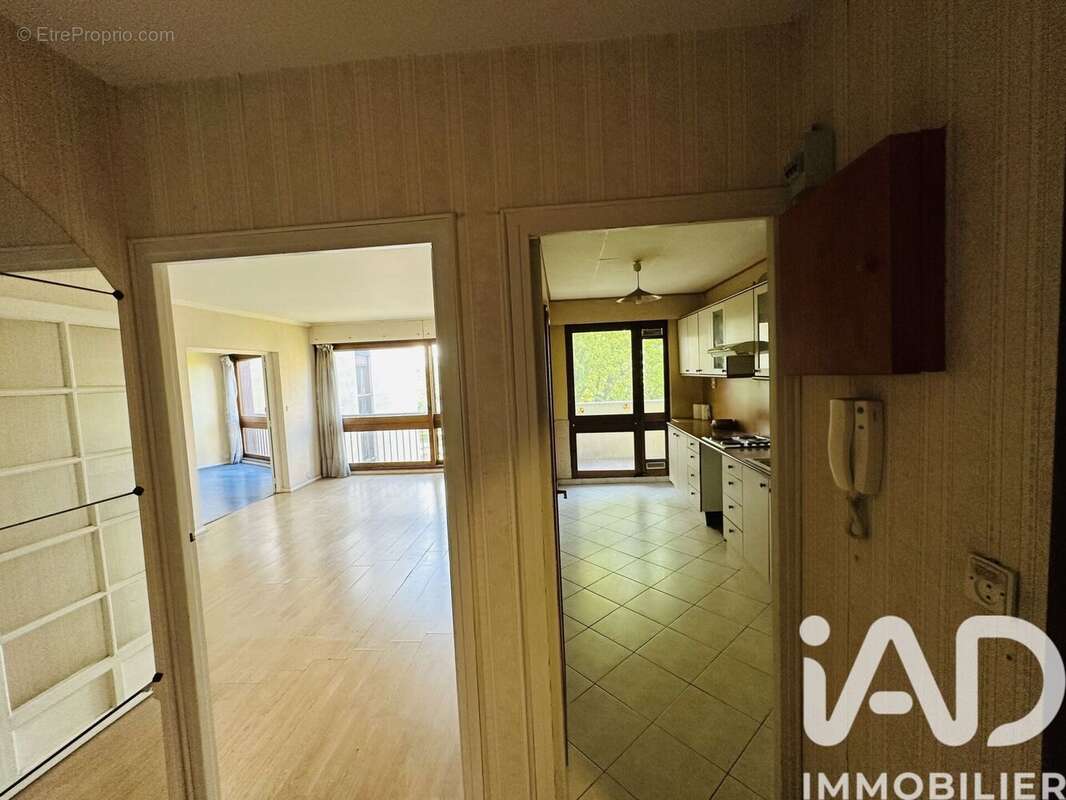 Photo 4 - Appartement à RIS-ORANGIS