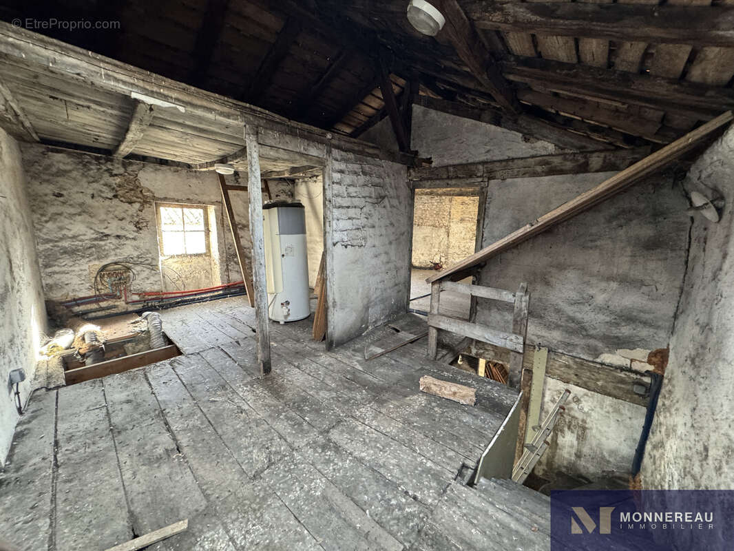 Appartement à BARBEZIEUX-SAINT-HILAIRE
