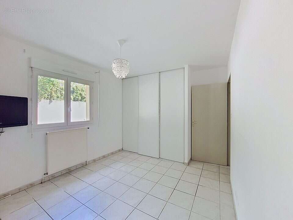 Appartement à VILLENEUVE-LES-AVIGNON