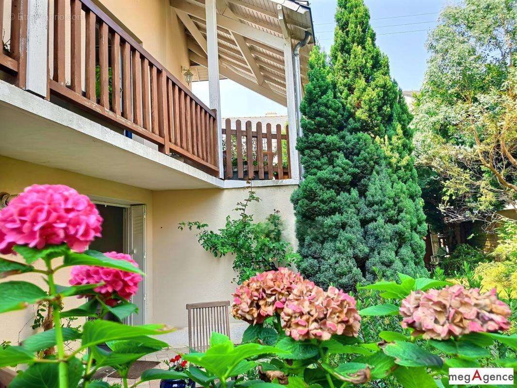 Monselet procé maison familiale jardin garage - photo 4