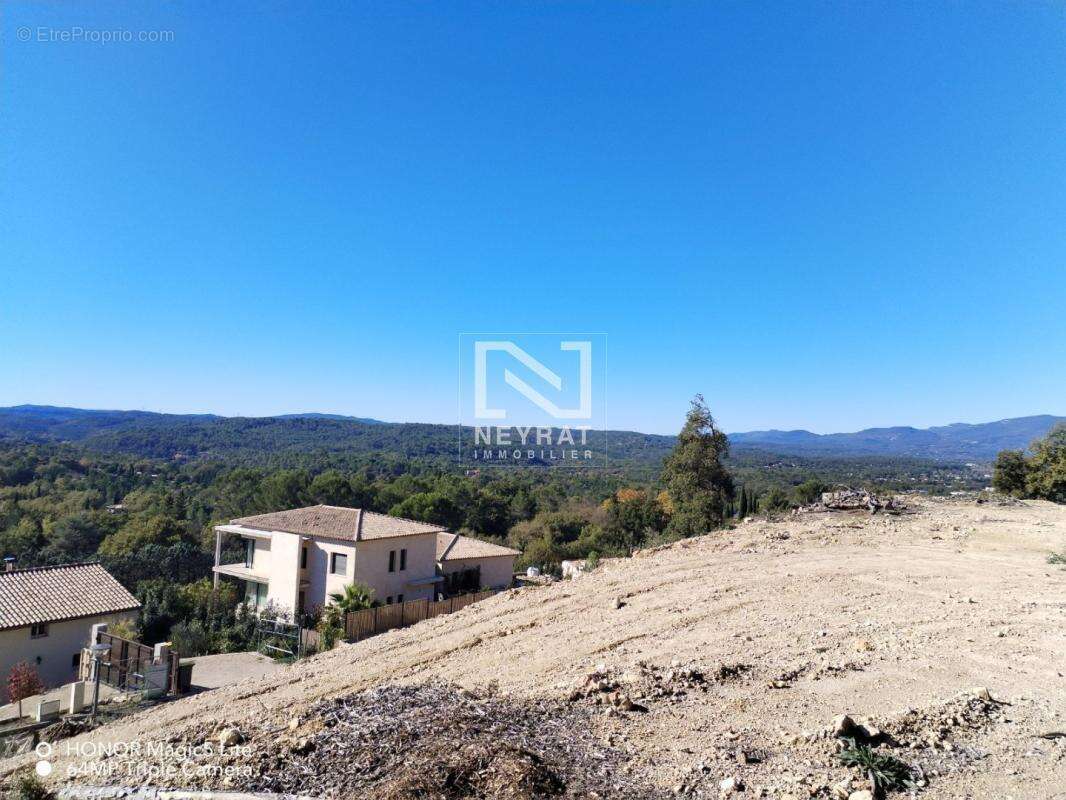 A VENDRE - Superbe terrain dominant avec permis de construire - photo 5