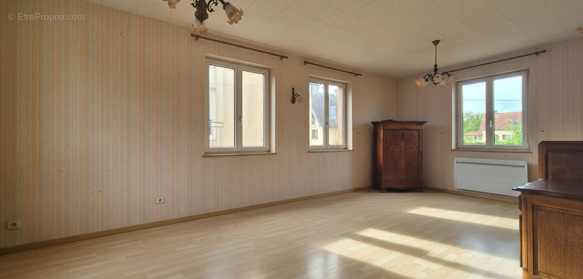 generated_2025-10-14T01_09_38 - Maison à TRAENHEIM