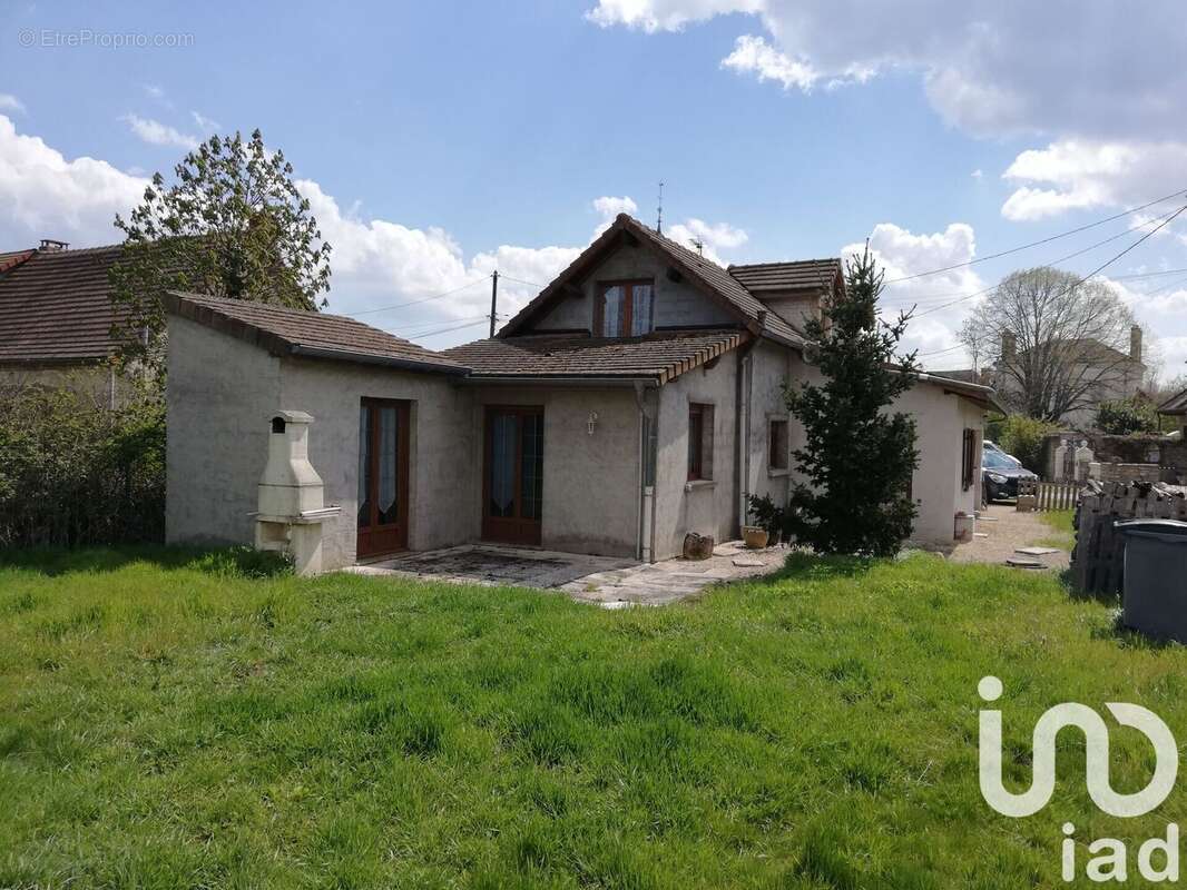 Maison 114 m² à Saint-Gervais-En-Valliere  - photo 5