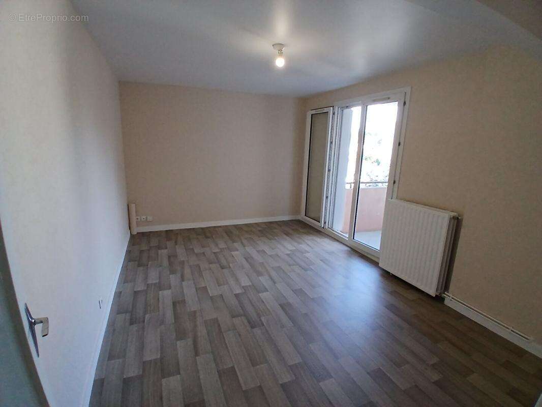 Appartement hyper-centre de Laval T3 avec balcon - photo 6