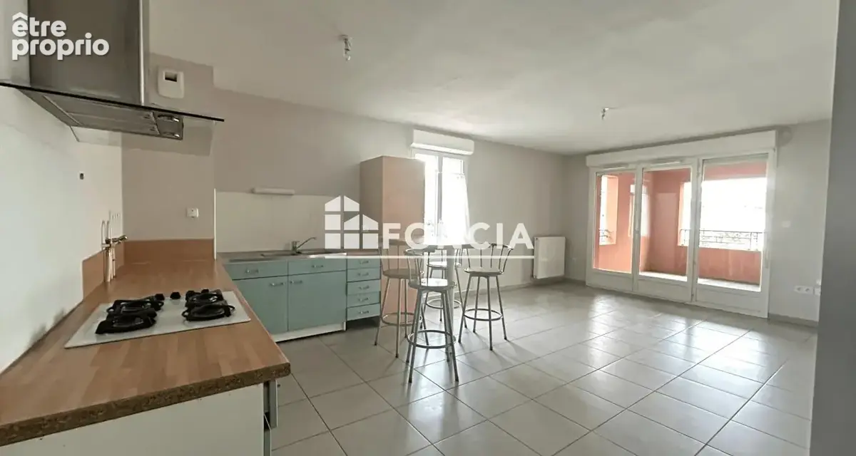 Magnifique T3 proche toutes commodités, très beau volume pour la pièce de vie, appartement lumineux et au calme, grande terrasse - photo 3
