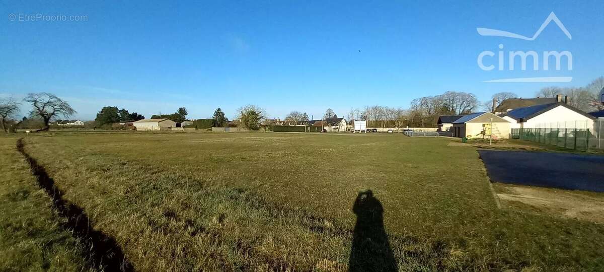 Terrain à MONTLIVAULT