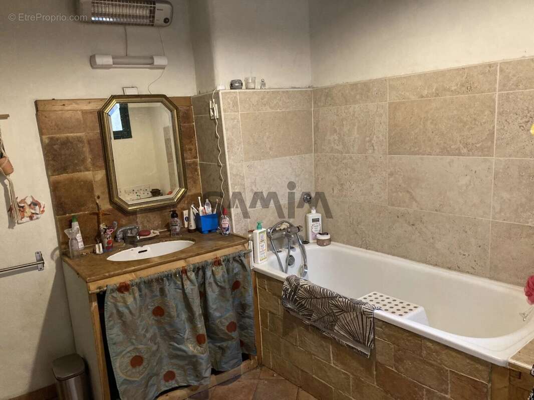 À vendre -  grande maison de village avec cour interieure - - photo 7