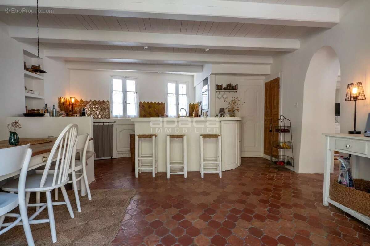 Maison à LES PORTES-EN-RE