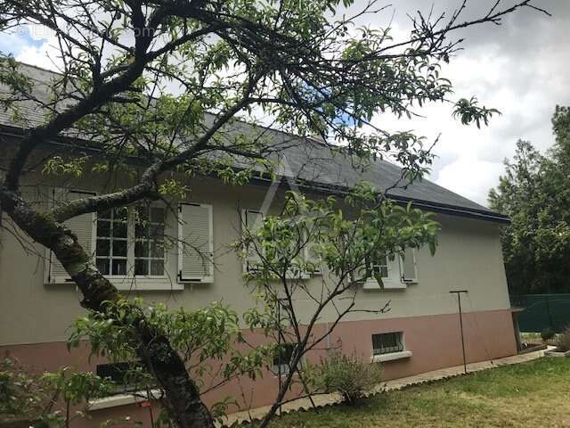 Maison 99 m² à Avrille  - photo 6
