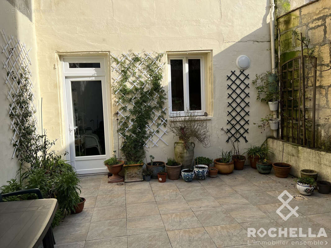 Maison 130 m² à Saint-Jean-D'angely  - photo 2