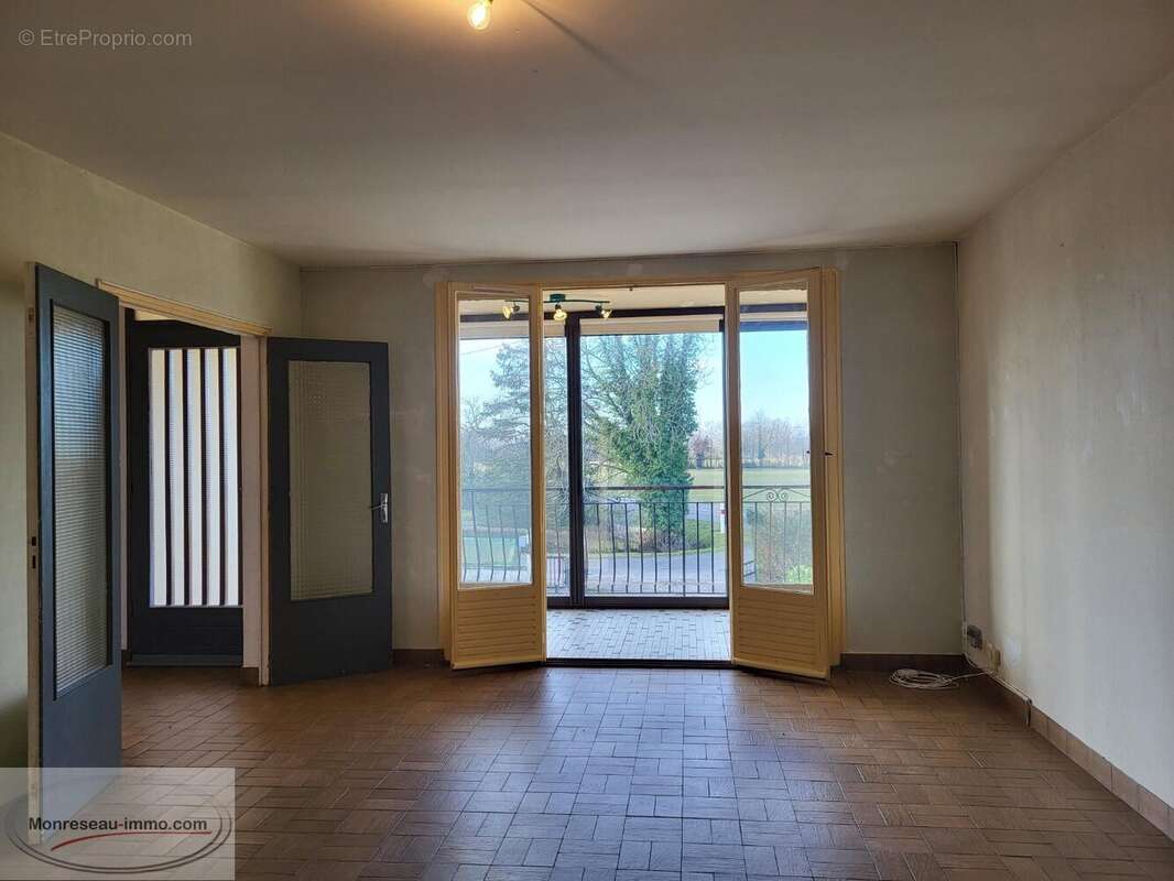 Maison à PONT-DE-VAUX