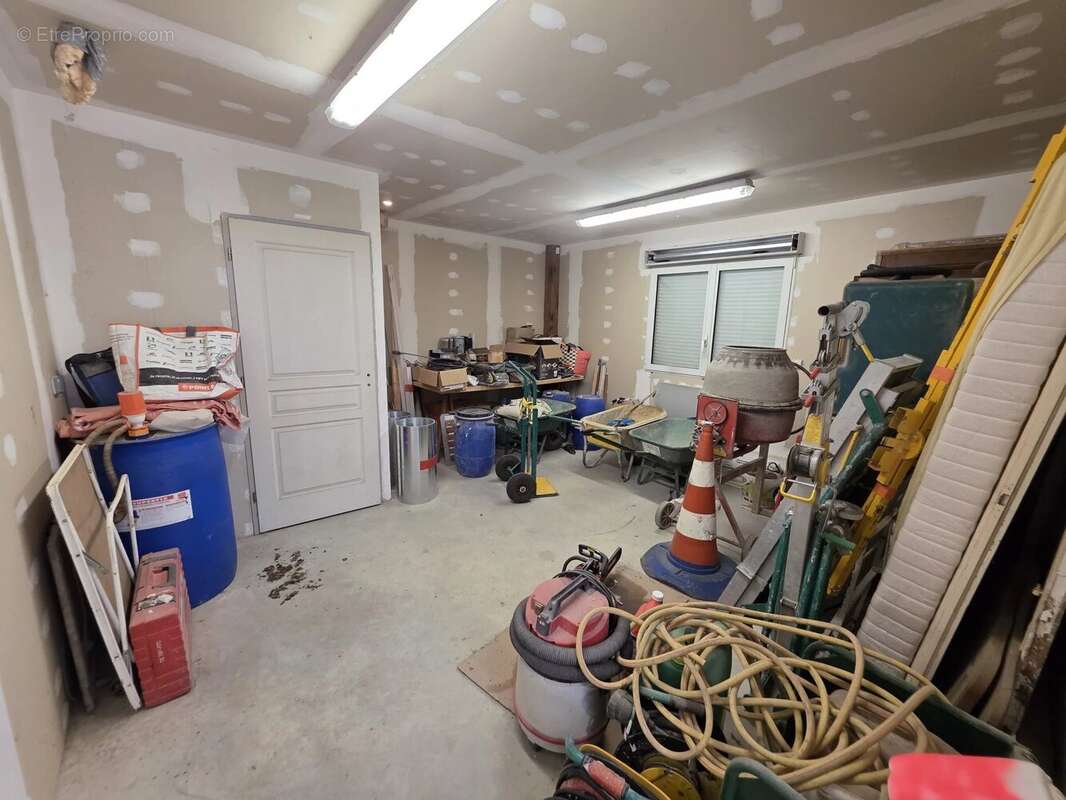 Local professionnel avec garage utilitaire - accès rapide  N12 - photo 7