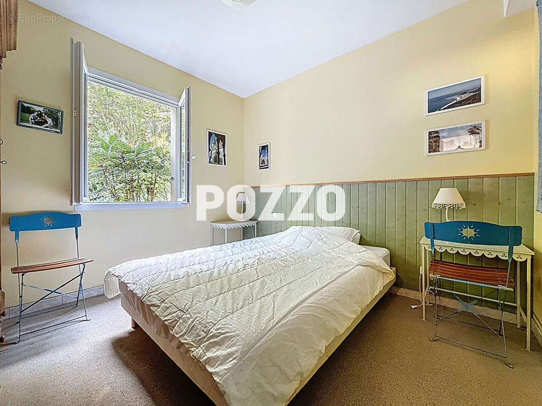 Maison à DONVILLE-LES-BAINS