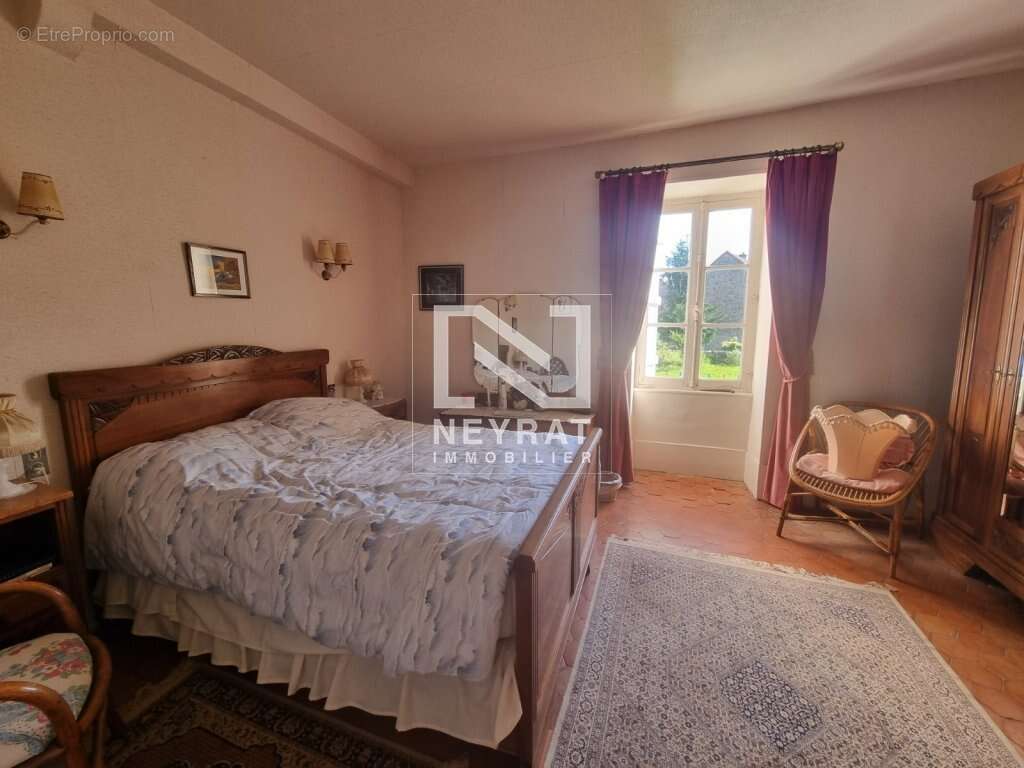 Maison à PARIS-L&#039;HOPITAL