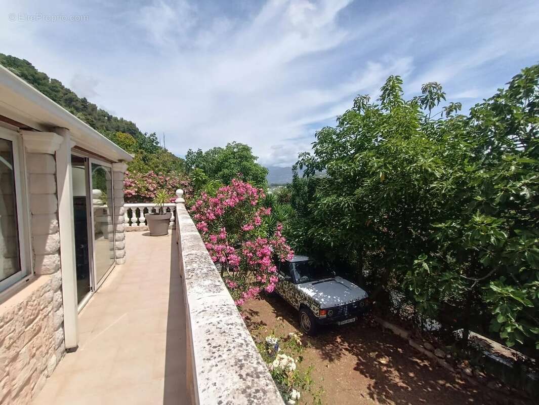 Maison à LA GAUDE