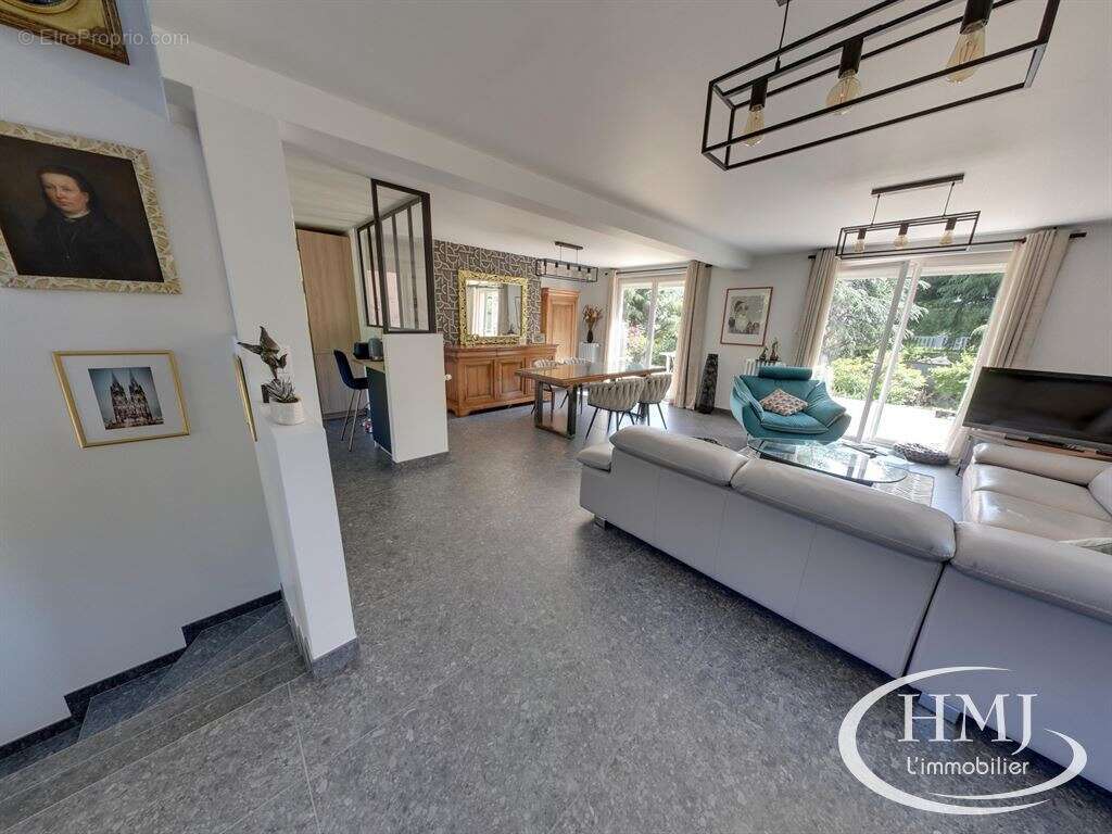 Maison à COURCOURONNES