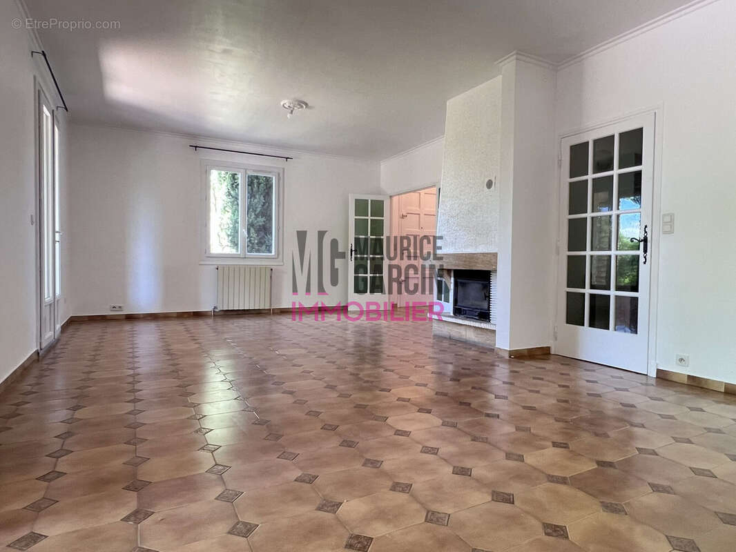 Maison à MORIERES-LES-AVIGNON