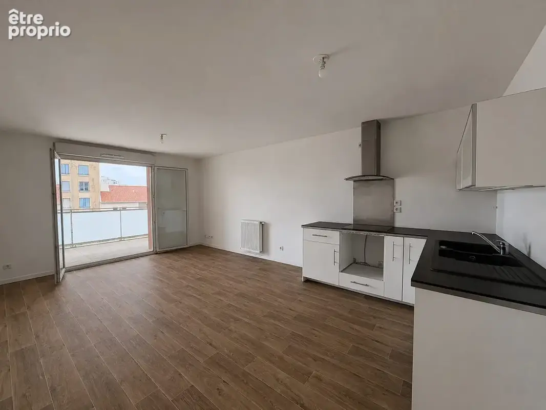 Appartement 63 m² à Lyon-8e  - photo 1