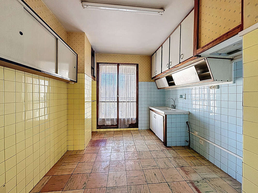 Appartement à MARSEILLE-6E