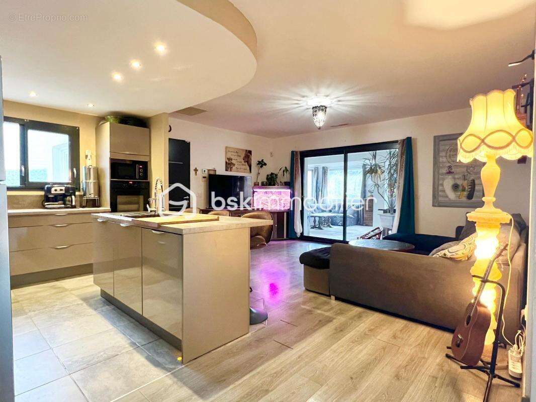 Commerce à COLOMBIERS