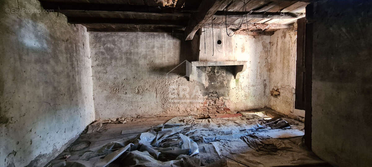 Autre à JUJURIEUX