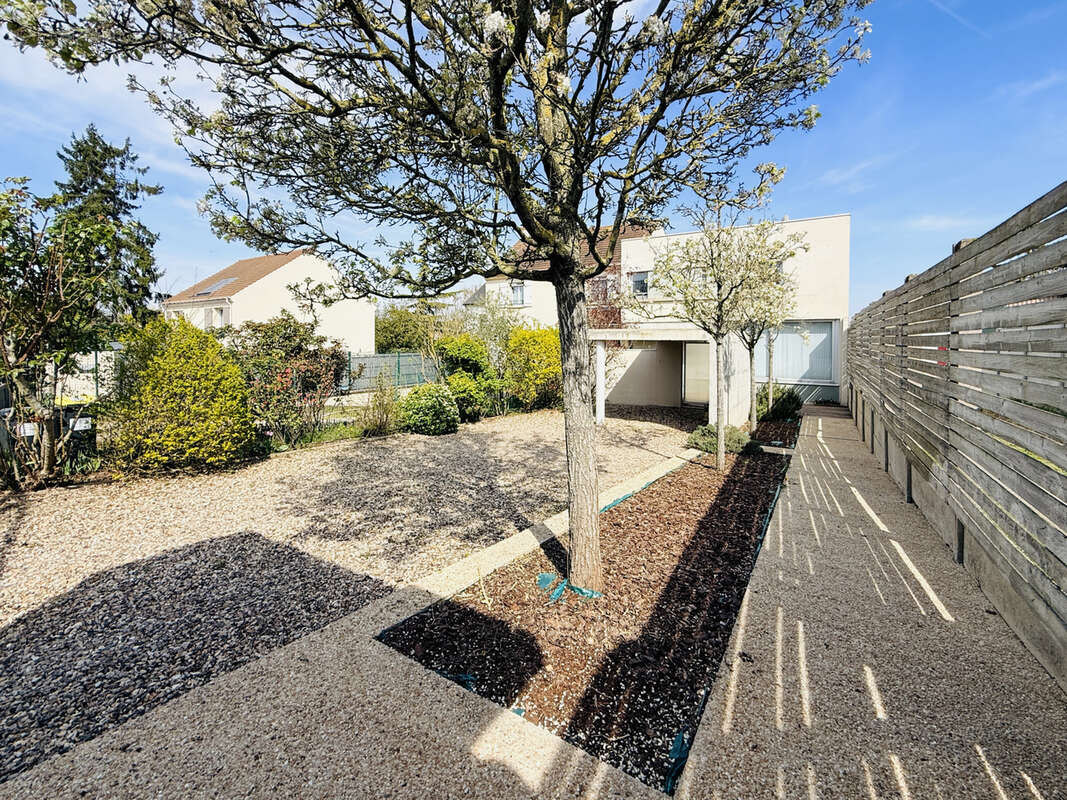 Maison à SAINT-OUEN-L'AUMONE
