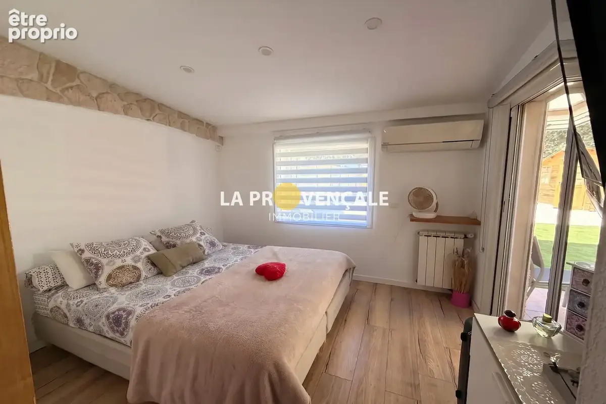 Maison 112 m² à Greasque  - photo 6