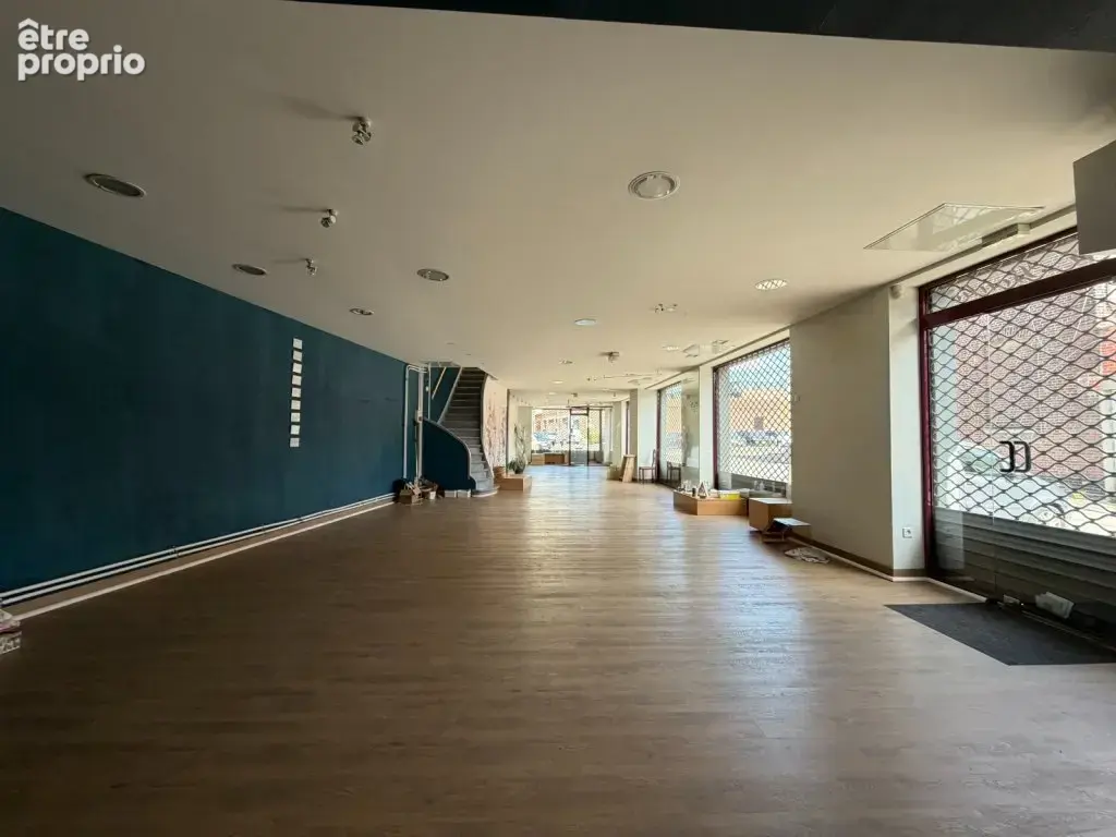 Immeuble de rapport comprenant un local commercial et un appartement - photo 7