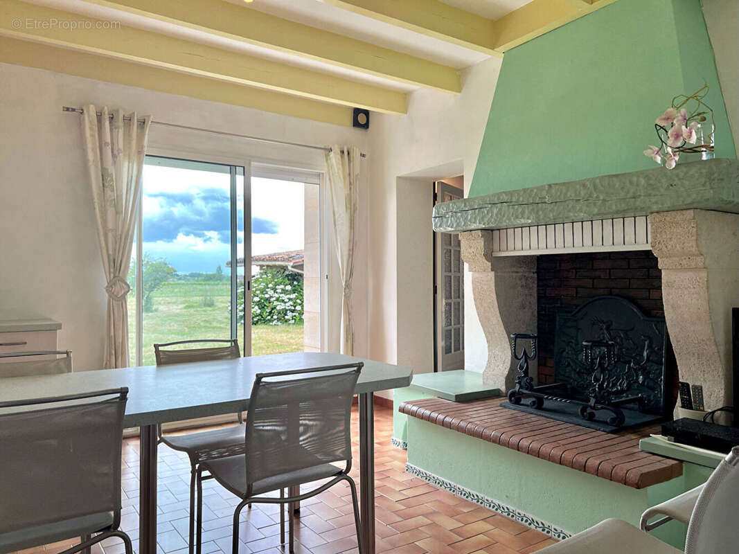 Maison à GENISSAC