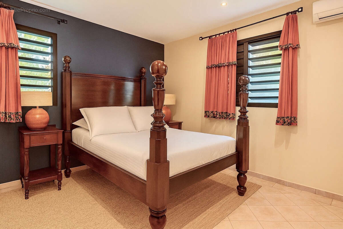 Maison à PETIT-BOURG