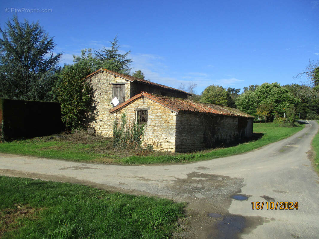 80 m² à Savigne  - photo 4