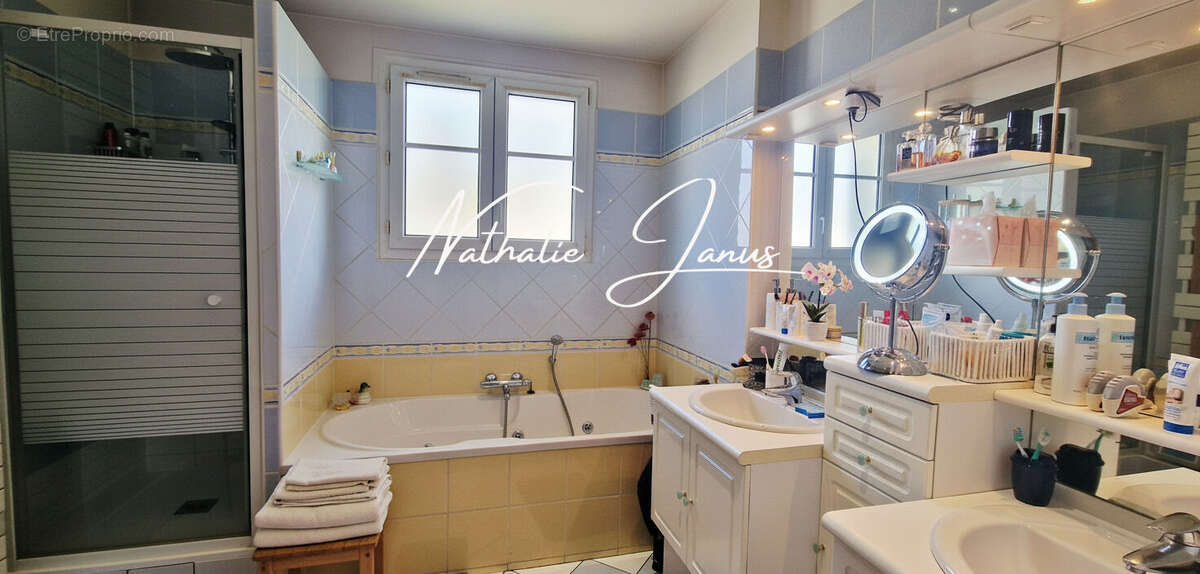 Appartement à ATHIS-MONS